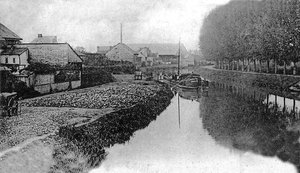 ATTIGNY - Le Port Du Canal Précurseur