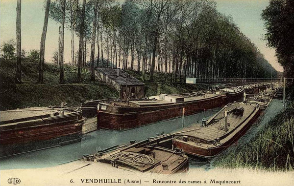 Macquincourt Rencontre et croisement des deux rames ©