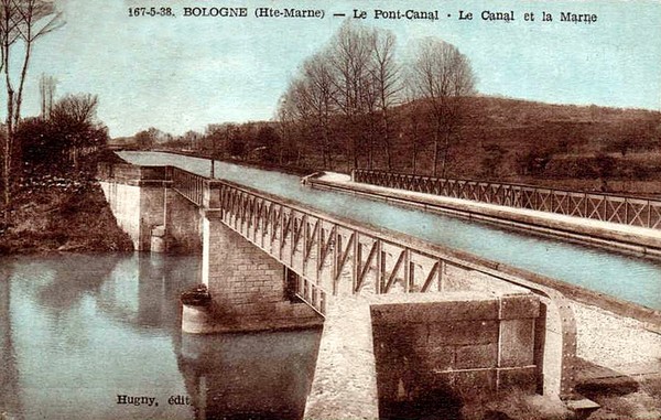 Bologne  Le Pont Canal Le Canal et la Marne ©