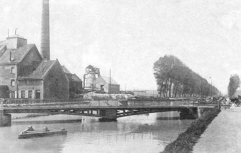 ferin-pont-tournant-sur-le-canal-la-sucrerie