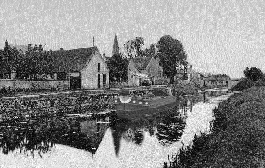 Fay aux Loges Passage d'une péniche